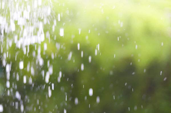 2021下雨天唯美心情說(shuō)說(shuō)_雨天發(fā)朋友圈優(yōu)美句子精選80句